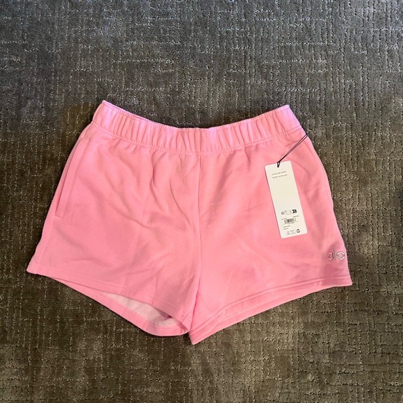 Alo accolade short in sweet pink - Picture 3 of 4